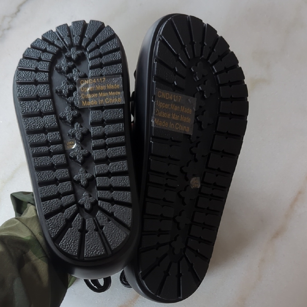 NWT PrettyLittleThing Black Strappy Sandals - Picture 6 of 6